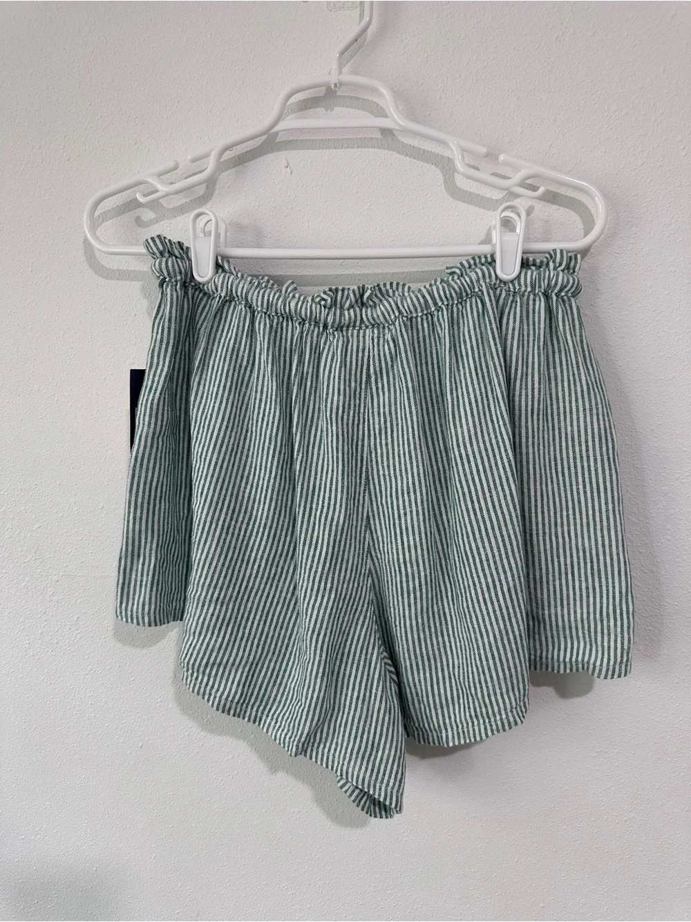 Women's High-Rise Linen Pull-On Shorts 3.5